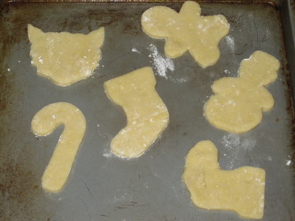 making Chrsitmas sugar cookies