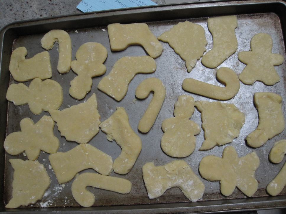making Chrsitmas sugar cookies